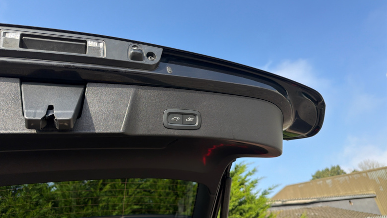 Volvo XC40 2.0 B3P Plus Black Edition 5dr Auto Petrol Estate